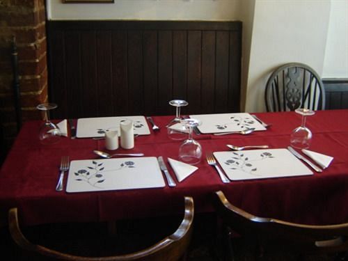 The Fox & Hounds Hotel Swindon Buitenkant foto