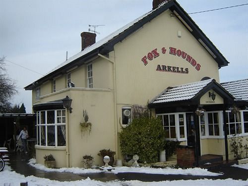 The Fox & Hounds Hotel Swindon Buitenkant foto